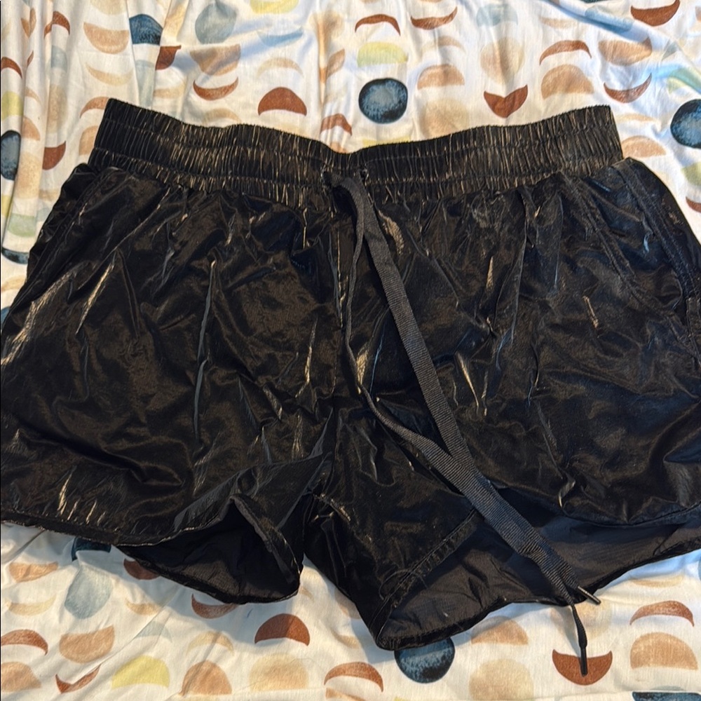 Zyia glossy shorts